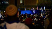 צעדת המחאה למען חוק גיוס לכולם בדרכה למשכן הכנסת בירושלים. "אי אפשר להמשיך לשבת בבית" (צילום: אור גואטה)
