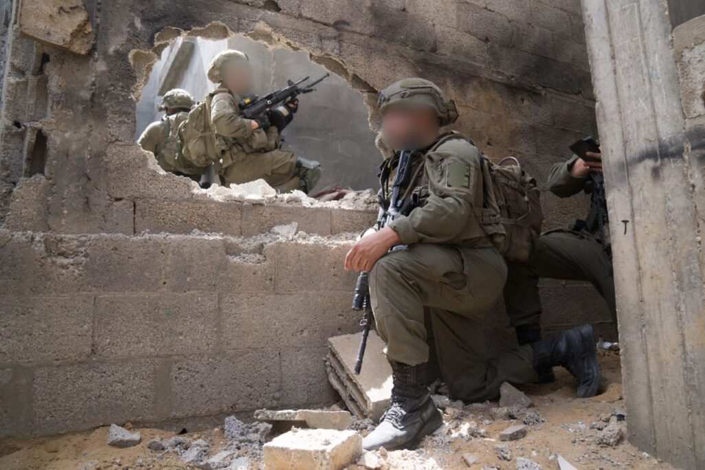לוחמי גבעתי בשכונת שאבורה ברפיח (צילום: דובר צה"ל)