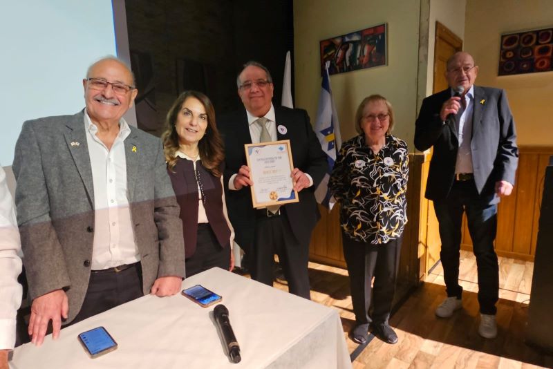 הענקת אות יקיר הסתדרות הגמלאים לאיש התקשורת יגאל גואטה (צילום: צביקה רז) הענקת אות יקיר הסתדרות הגמלאים לאיש התקשורת יגאל גואטה (צילום: צביקה רז)
