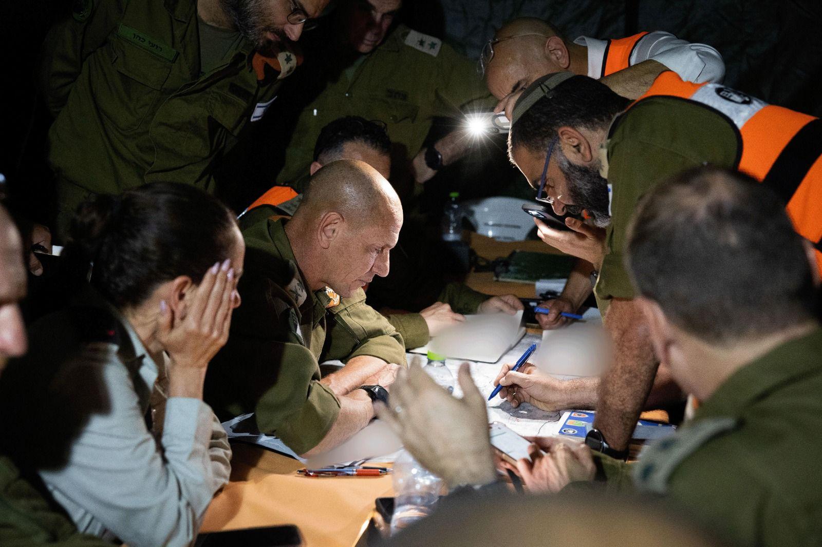 הכוחות מנהלים את אירוע השריפה בהרי ירושלים ביום הזיכרון לחללי צה"ל בשבוע שעבר (צילום: פיקוד העורף)