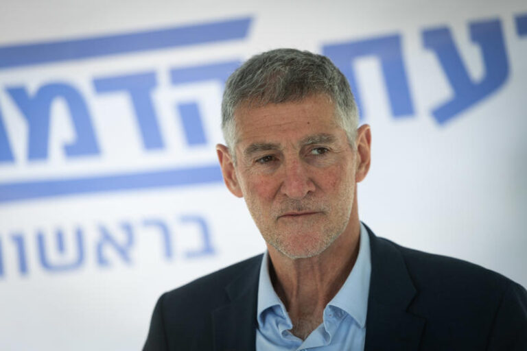 יו"ר הדמוקרטים יאיר גולן (צילום: חיים גולדברג, פלאש90)