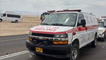 זירת התאונה בכביש הערבה (צילום: דוברות מד"א)