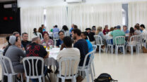 שולחן עגול בכנס של הפורום למאבק בעוני (צילום: ג'ייקוב לזרוס)