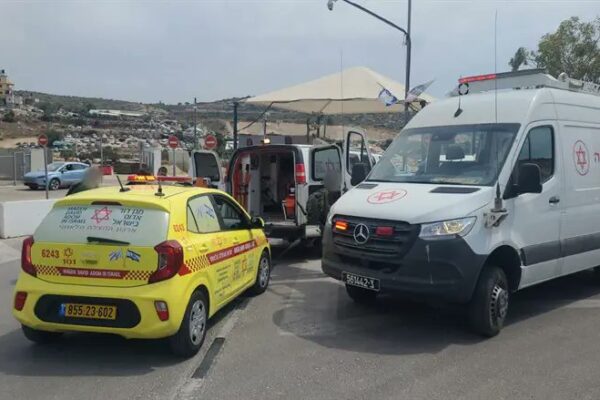 זירת פיגוע ירי ליד מעבר ריחן (צילום: תיעוד מבצעי מד״א)