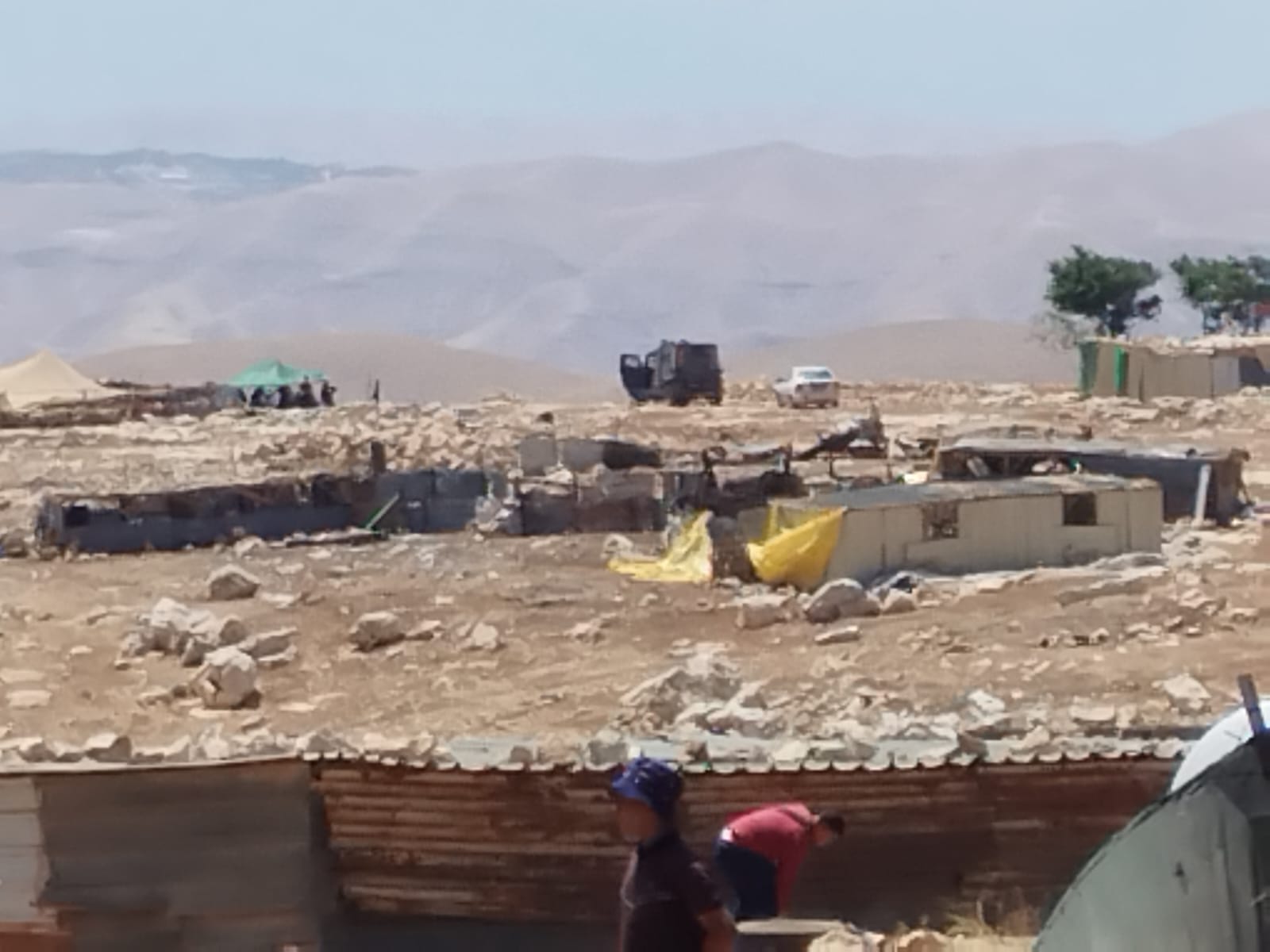 סוכת רועים שמתנחלים הקימו ביום ראשון (צילום: יניב שרון)