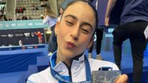 יהלי שושני עם מדליית הכסף בקרואטיה (צילום: איגוד ההתעמלות)