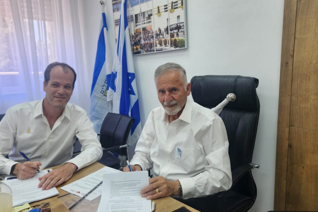 מעמד חתימת ההסכם (צילום: דוברות ההסתדרות)