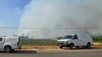 השריפה ליד המושב כפר אביב דרומית ליבנה (צילום: כבאות והצלה)