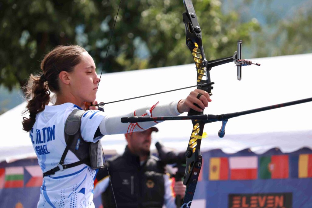 הקשתית שלי הילטון (צילום: European archery) הקשתית שלי הילטון (צילום: European archery)