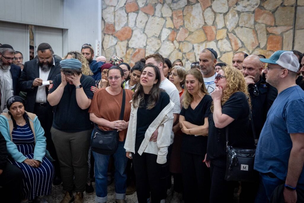 הלווייתה של צאלה גז שנרצחה בפיגוע ירי בשומרון (צילום: חיים גולדברג/ פלאש90)