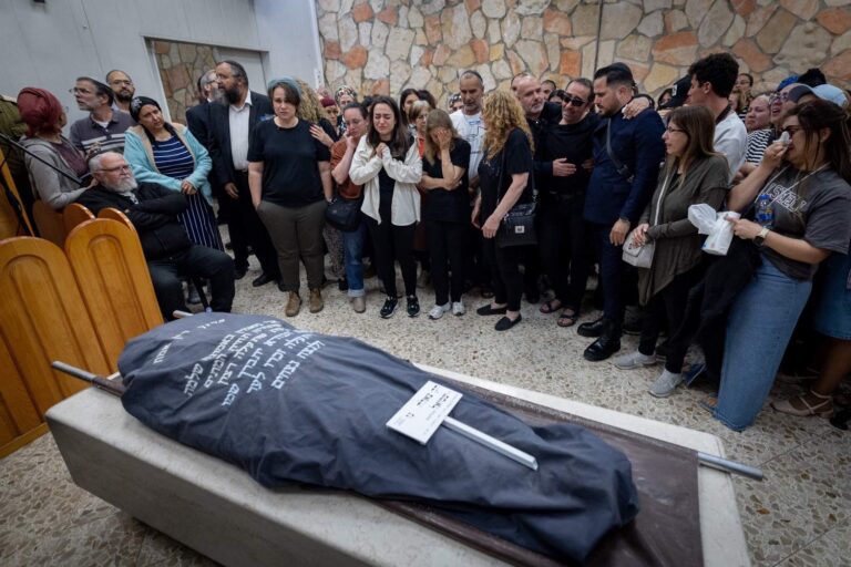 הלווייתה של צאלה גז שנרצחה בפיגוע ירי בשומרון (צילום: חיים גולדברג/ פלאש90)