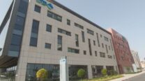 בניין המשרדים הראשי של חברת נתיבי ישראל, באור יהודה (צילום: ויקימדיה, ItzikHe, ויקישיתוף)