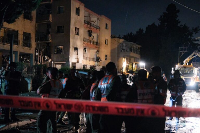 זירת הפגיעה בחיפה (צילום: דוד טברסקי)