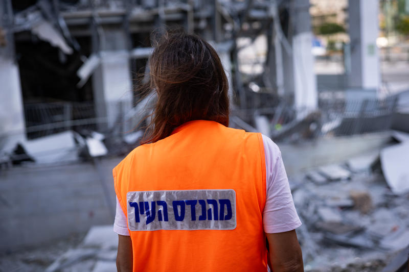 זירת פגיעת הטיל האיראני ברמת גן (צילום: חיים גולדברג פלאש90)