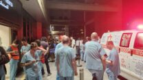 היערכות לקליטת הפצועים בבית החולים בילינסון (צילום: דוברות בילינסון)