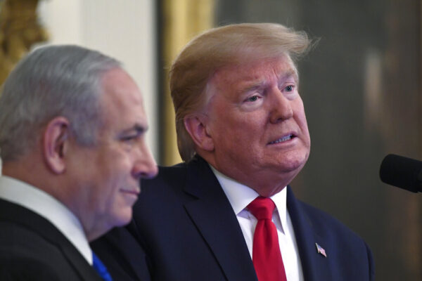 הנשיא טראמפ וראש הממשלה נתניהו (תמונת ארכיון: Susan Walsh / AP Photo)