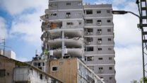 נזק מפגיעת טיל איראני בבת ים (צילום: דוד טברסקי)