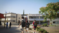 תלמידי בית ספר בקצרין חוזרים ללימודים לאחר סיום הלחימה עם איראן, 25 ביוני 2025 (צילום: מיכאל גלעדי / פלאש 90)