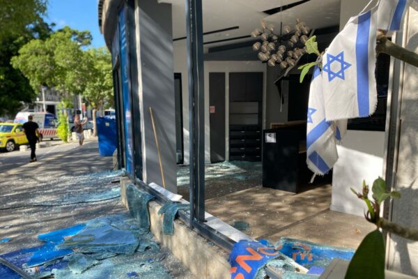 נזק מפגיעת טיל בחיפה (צילום: יהל פרג')