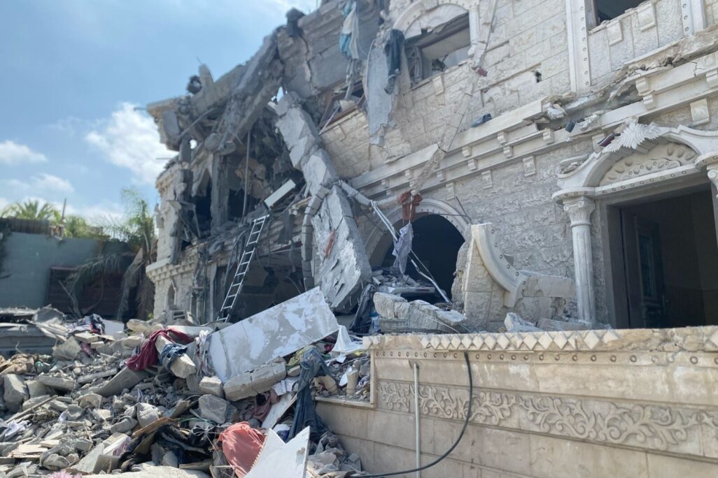 המבנה שנפגע ישירות (צילום: יהל פרג') המבנה שנפגע ישירות (צילום: יהל פרג')