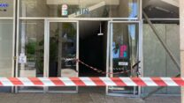 חזית אחד המבנים בחיפה שנפגעו ממתקפת הטילים האיראנית (צילום: יהל פרג')