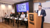 הצגת מתווה הפיצויים של משרד האוצר על ידי השר סמוטריץ', יו"ר ועדת הכספים גפני ויו"ר ההסתדרות בר-דוד (צילום: מירי שמעונוביץ)