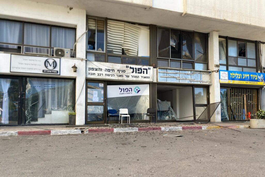 נזק מפגיעת טיל בחיפה (צילום: יהל פרג') נזק מפגיעת טיל בחיפה (צילום: יהל פרג')