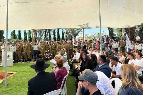 מסע ההלוויה של סמל ישראל נתן רוזנפלד ז"ל (צילום: רשתות חברתיות, שימוש לפי סעיף 27א׳ לזכויות יוצרים)