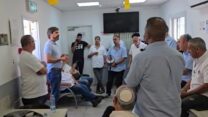 יו"ר איגוד עובדי התחבורה בהסתדרות, עו"ד אייל ידין, באסיפת הנהגים באלעד (צילום: ההסתדרות)