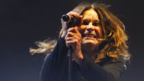 אוזי אוסבורן נפטר בגיל 76 (צילום: AP Photo/Natacha Pisarenko)