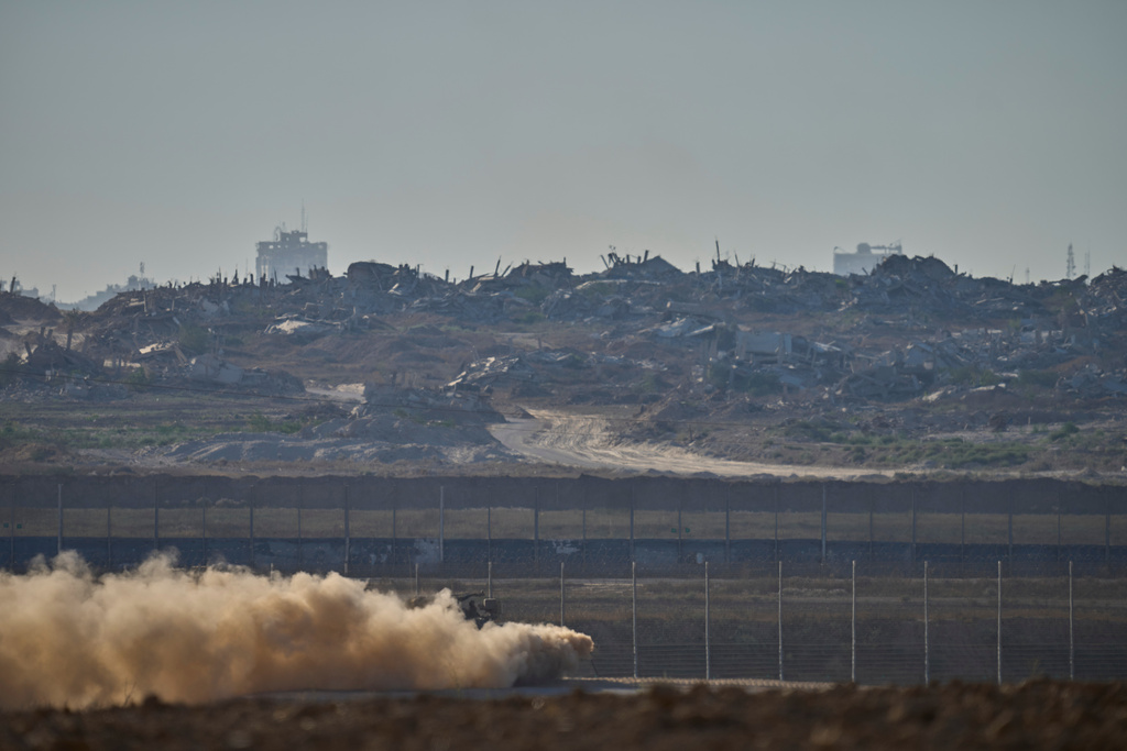 נגמ"ש צה"לי נע בתוך שטחי ישראל לאורך הגבול עם רצועת עזה, יולי 2025 (צילום: Photo/Ohad Zwigenberg) נגמ"ש צה"לי נע בתוך שטחי ישראל לאורך הגבול עם רצועת עזה, יולי 2025 (צילום: Photo/Ohad Zwigenberg)