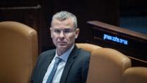 שר המשפטים יריב לוין בכנסת (צילום ארכיון: יונתן זינדל / פלאש 90)
