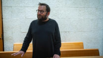 Jonatan Urich at the Supreme Court hearing in the Qatar-Gate affair, May 2025 (Photo: Haim Goldberg/Flash90)