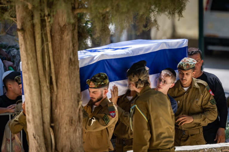 הלווייתו של סמ"ר משה שמואל נול ז"ל (צילום: חיים גולדברג/פלאש90)