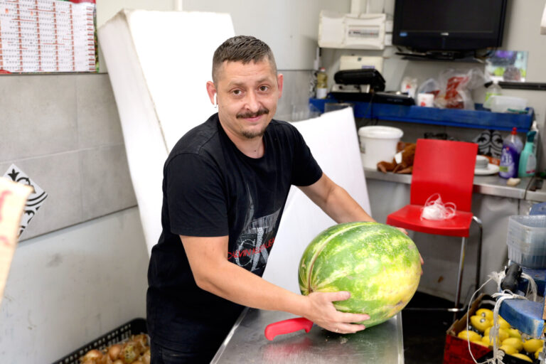 חותך אבטיח (צילום: אולפני רחובות)