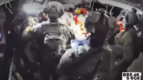 לוחמי השייטת משתלטים על הספינה "חנדלה" בדרכה לרצועת עזה (צילום מסך)