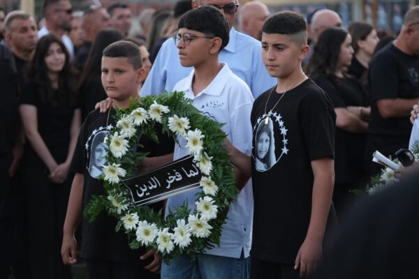 אחיו של אלמא אימן פכר אלדין (11) ז"ל בטקס השנה לאסון במג'דל שמס (צילום: דוד טברסקי)