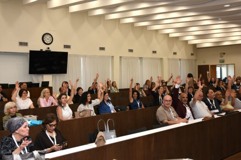 ההצבעה לראשות איגוד עובדי המיקרוביולוגים, הביוכימאים ועובדי המעבדות (צילום: יסמין גיל, דוברות ההסתדרות)