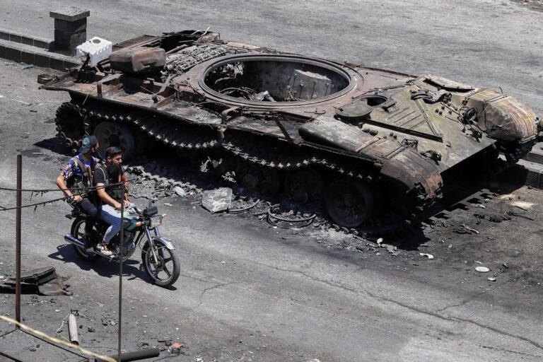 אנשי מיליציה דרוזית בא-סווידא (צילום: AP Photo/Omar Sanadiki)