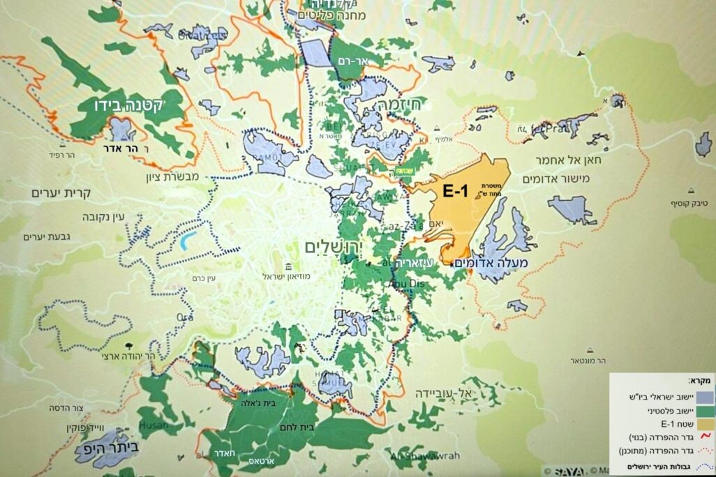 מפת אזור E-1 וסביבתו. חיבור האזור לירושלים תוקע טריז ברצף הטריטוריאלי הפלסטיני (מקור: ECF. עיבוד: דבר)