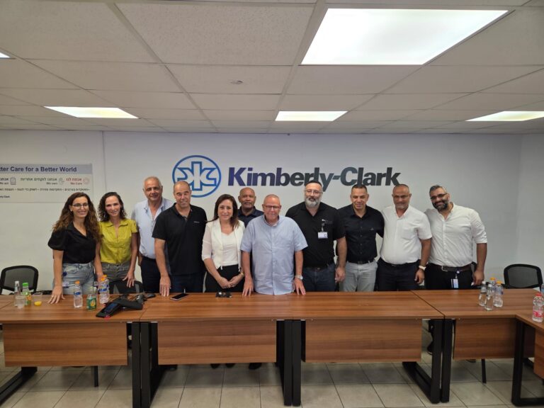 ביקור יו"ר ההסתדרות ארנון בר דוד במפעלי קימברלי קלארק (צילום: דוברות ההסתדרות)