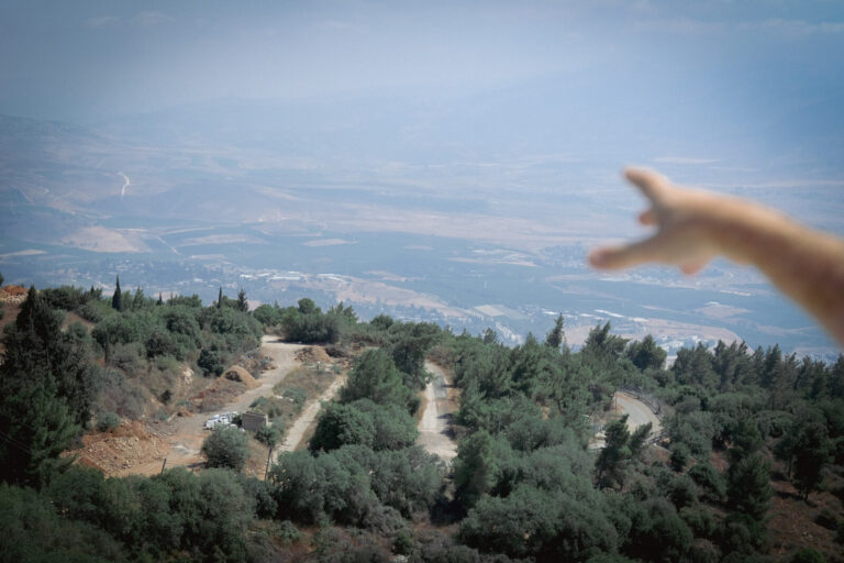 השטח עליו תבנה השכונה החדשה של מנרה (צילום: דוד טברסקי)