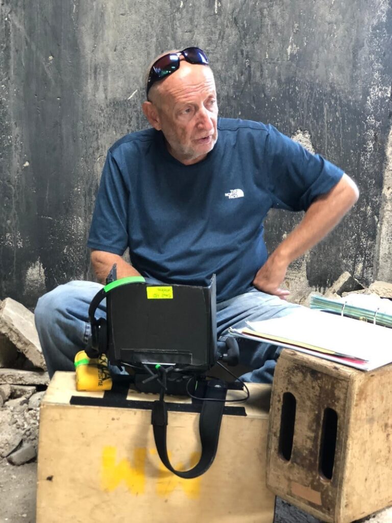 במאי הקולנוע אורי ברבש. "במקום שבו נגמרות האפשרויות, שם מתחילה האומנות" (צילום: תמה ברבש)