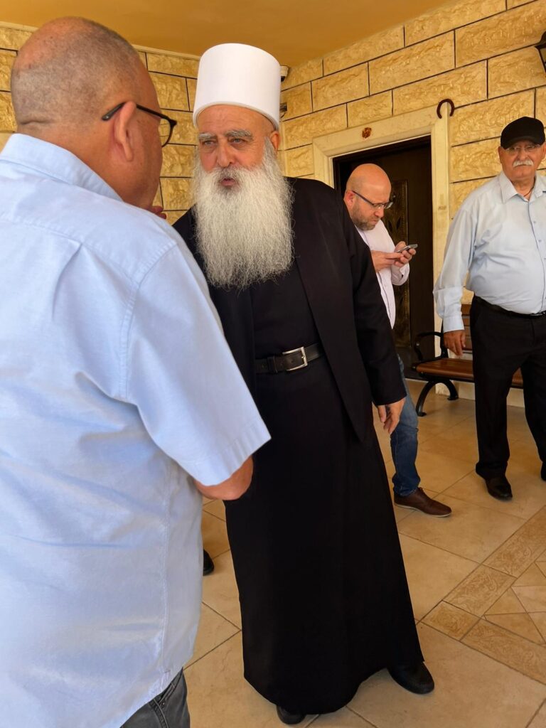 יו"ר ההסתדרות ארנון בר-דוד במפגש עם השייח' מוואפק טריף (צילום: מרחב מרכז גליל)
