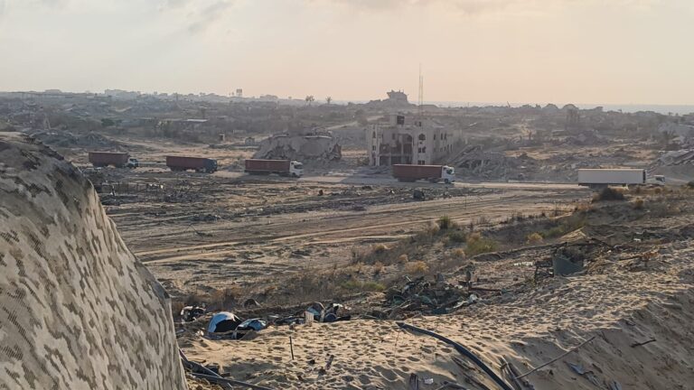 משאיות סיוע הומניטרי בדרום רצועת עזה. "מערכת חיסונית חלשה ואי ביטחון תזונתי של חלק גדול מהאוכלוסייה" (צילום ארכיון: דובר צה"ל)