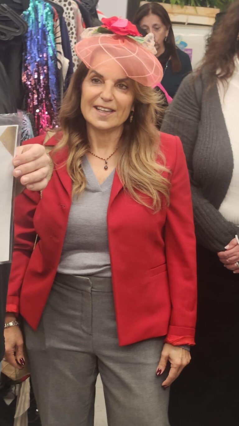 אורנה אבידן בסיור בתיאטרון הבימה (צילום: מרחב תל אביב)