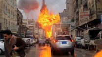 תקיפה מהאוויר בצנעא בירת תימן (צילום: REUTERS)