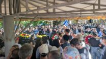 הלווייתו של עידן שתיוי ז"ל במושב כפר מעש שבדרום השרון (צילום: ניצן צבי כהן)