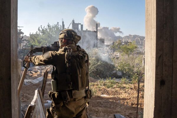 פעילות הכוחות בעיר עזה (צילום: דובר צה"ל)