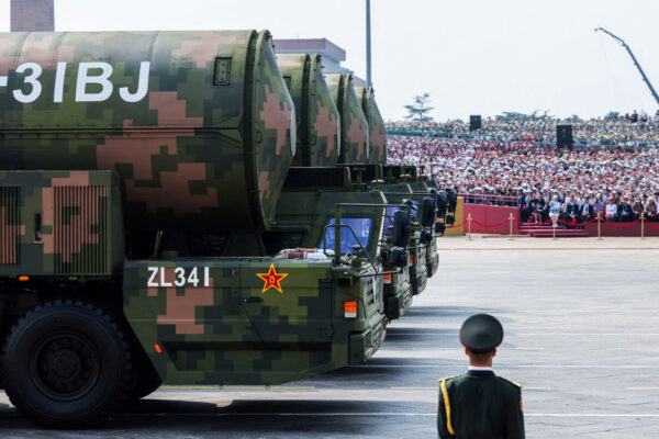 טילים גרעיניים מדגם DF-31BJ של קבוצת התקיפה האסטרטגית מוצגים במהלך מצעד צבאי לציון 80 שנה לסיום מלחמת העולם השנייה, בבייג'ינג, סין, 3 בספטמבר 2025 (צילום: REUTERS)